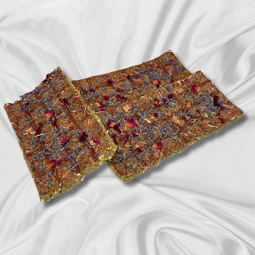 Strawberry Bun Bar - Bunbun's Toy Box