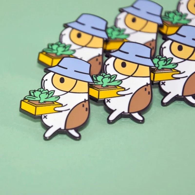 Gardening Guinea Pig Enamel Pin – The Rabbit Doctors