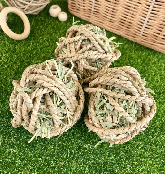Nibbles & Knots Seagrass & Hay Balls 3 pack